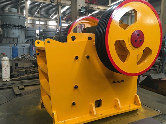 Mobilna kruszarka stożkowa 30Kw PE400 * 600, kruszarka do kamienia pierwotnego 36 24