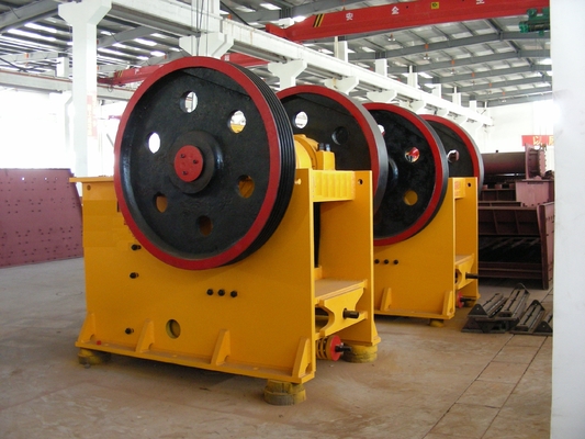 Mobilna kruszarka stożkowa 30Kw PE400 * 600, kruszarka do kamienia pierwotnego 36 24