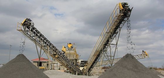 Taśmociąg transportowy do załadunku i rozładunku statków masowych