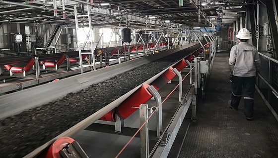 Odporny na ogień przenośnik taśmowy zasilany olejem 440V Kopalnia cementu