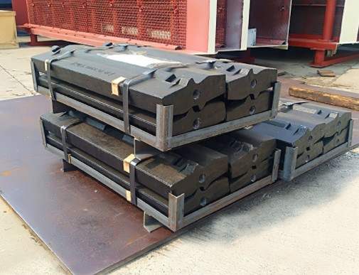 Impact Stone Crusher Części zamienne Płyta wkładki Martenzytyczna wkładka ceramiczna