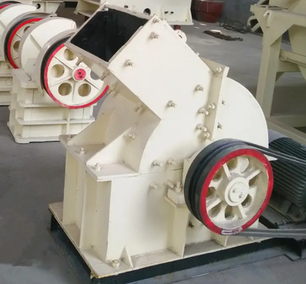Trzeciorzędowa maszyna do produkcji piasku z kamienia 200 mm Kruszarka do kamienia Młyn młotkowy
